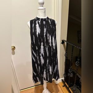 Black and white linen the dyed swing dress size medium like new worn once